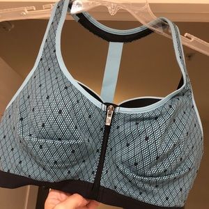 Victoria’s Secret Knockout Front Closure Sportsbra